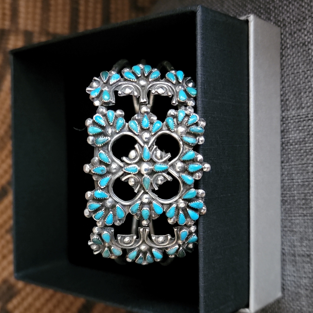 Stunning Vintage Native American Zuni Inlay Turquoise Bracelet